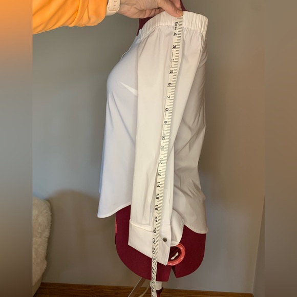 Beautiful on/off shoulder crisp white cotton blouse, French cuffs, size M - Picture 2 of 6